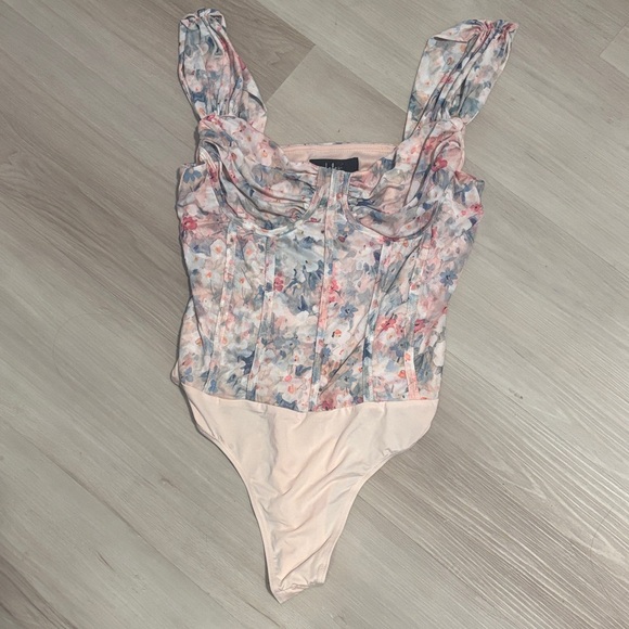 Lulus Floral Bodysuit Sz L NWT - Picture 2 of 7